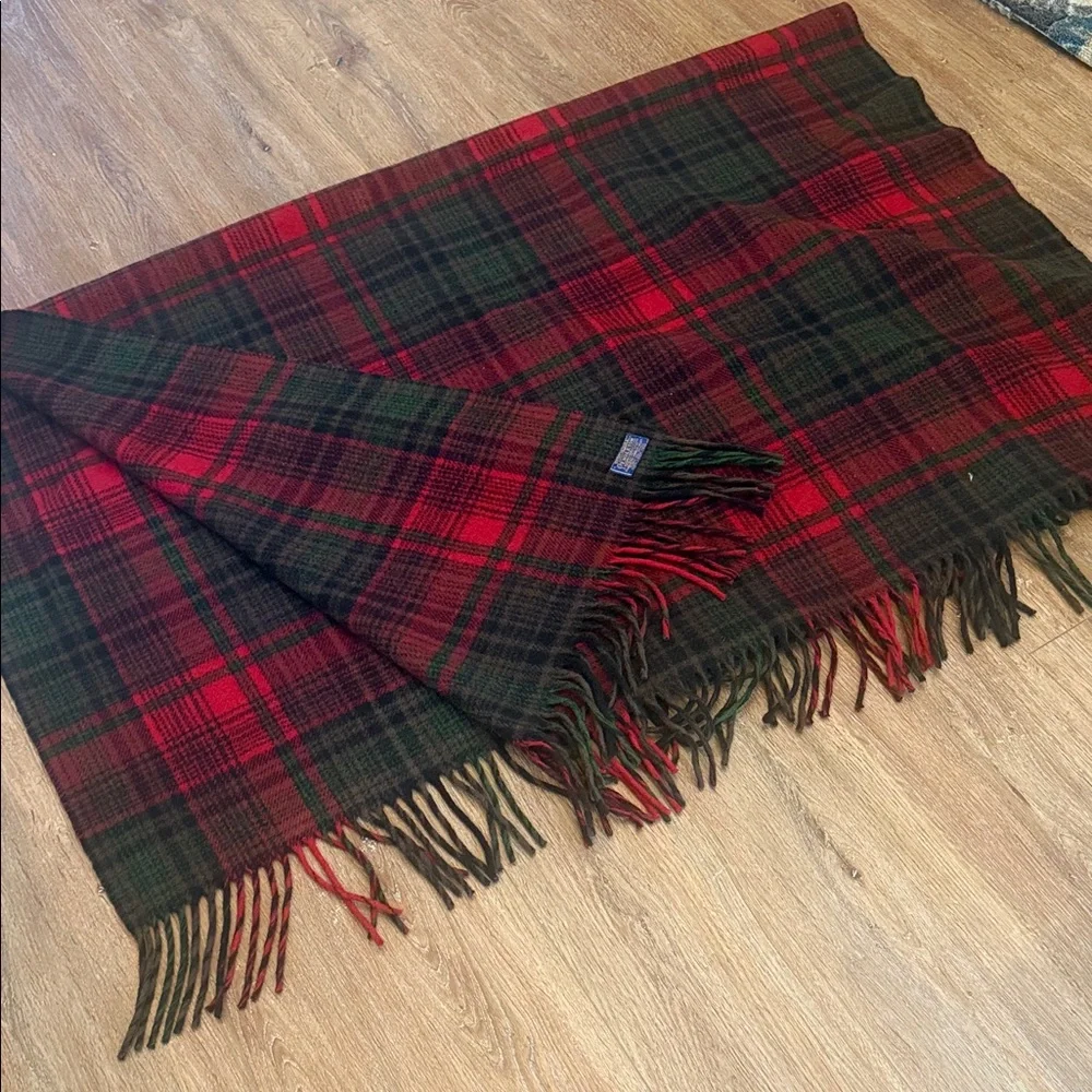 Pendleton Red and Green Plaid Throw Blanket - Picture 3 of 5